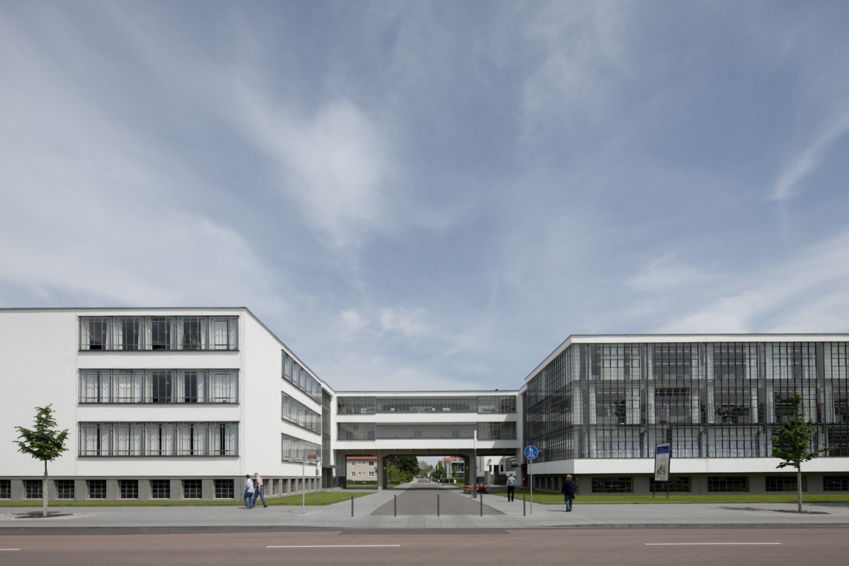 德国德绍包豪斯校舍（The Bauhaus building in Dessau）- 沃尔特·格罗皮乌斯（ Walter Gropius ...