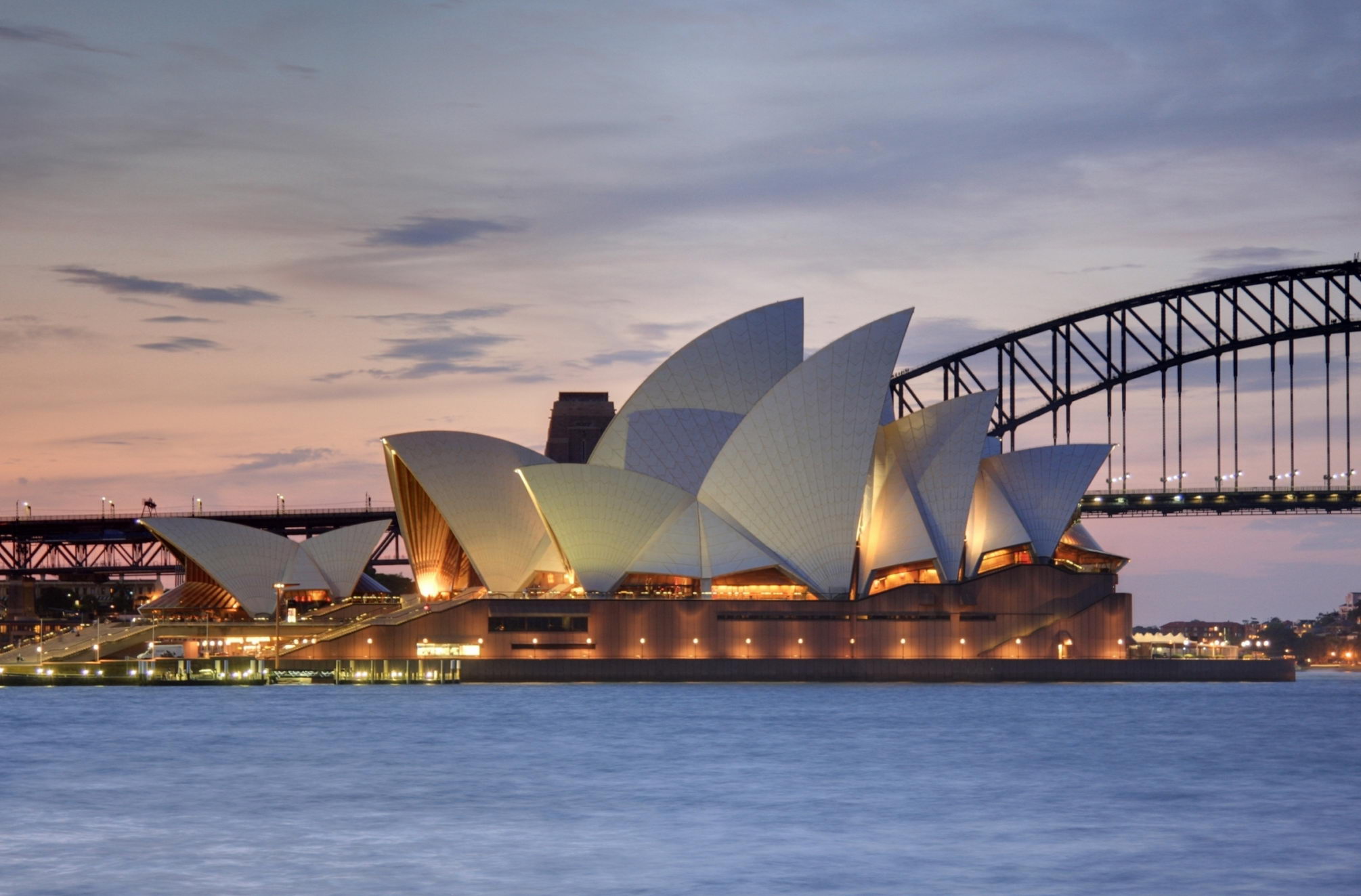【携程攻略】悉尼悉尼歌剧院景点,悉尼歌剧院在悉尼历史地段的港口位置，可以看到悉尼港大桥，举办的歌…